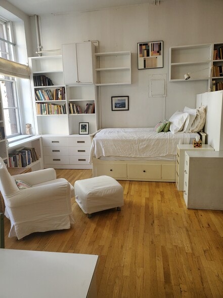 front sleep nook on eastern end of loft with Captain's bed - 471 Broadway
