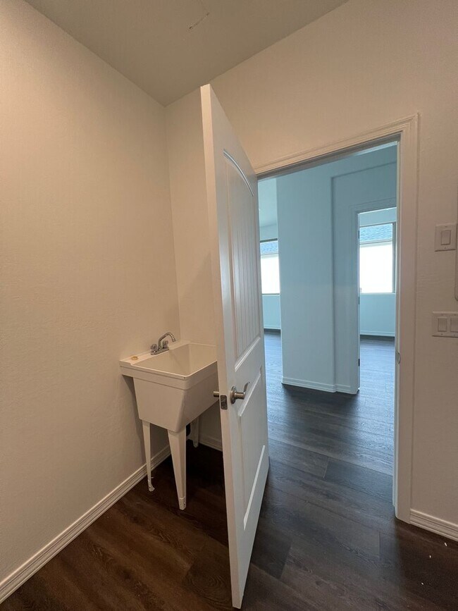 Building Photo - Brand New Home In Pronghorn Ranch!