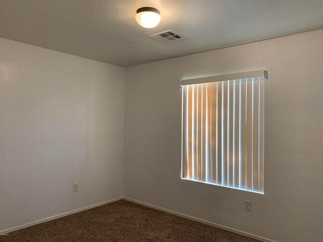 Building Photo - 1408 S 122nd Ave