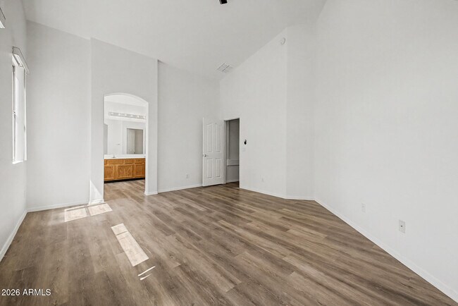 Building Photo - 4255 E Cherry Hills Dr