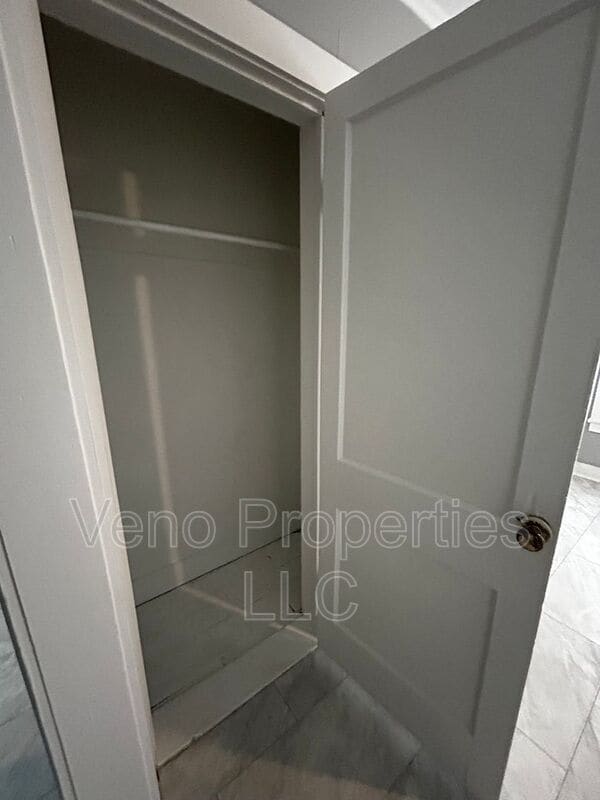 Building Photo - 96 Walworth St