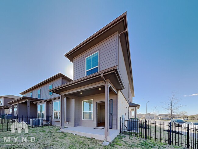 Building Photo - 429 Epiphany Ln