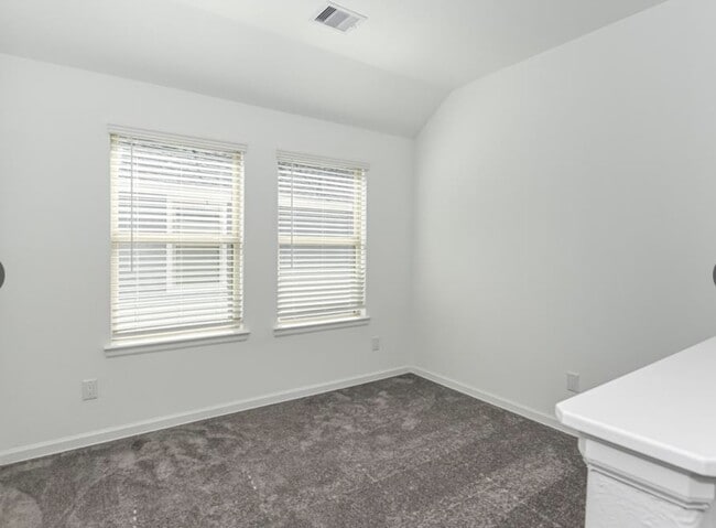 Building Photo - 530 Dry Fork Ln