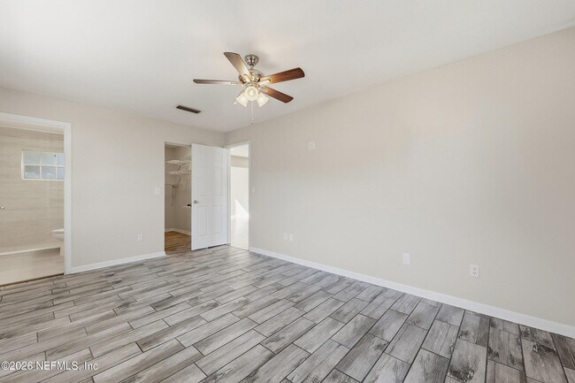 Building Photo - 335 Palos Ct