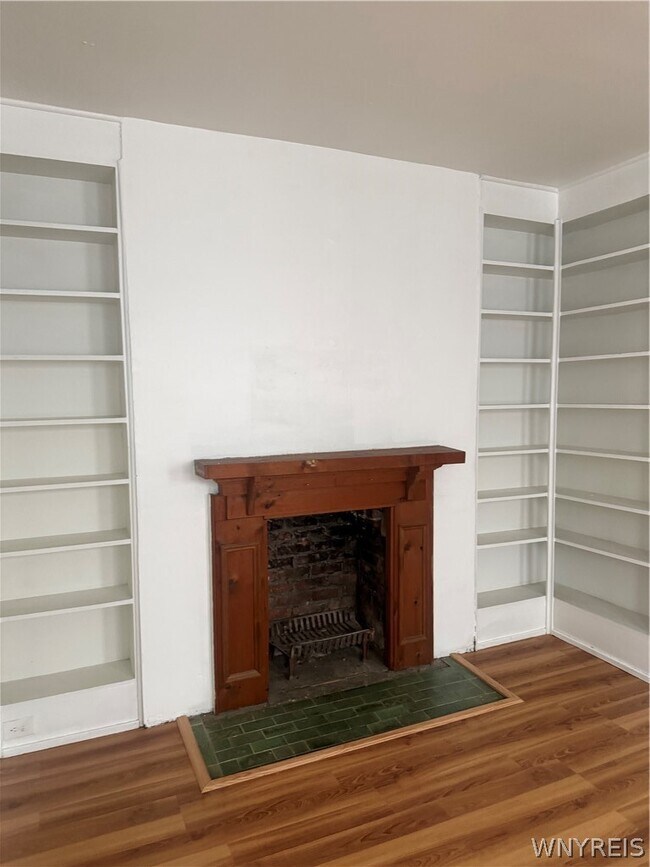 Building Photo - 37 Inwood Pl