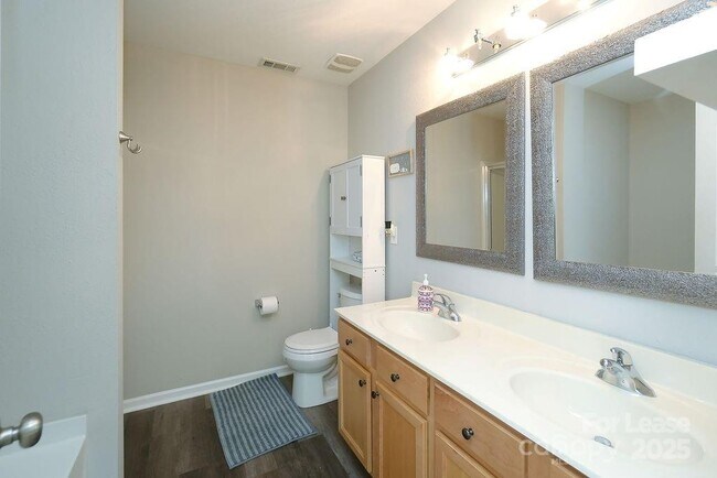 Building Photo - 3130 Osceola Lane