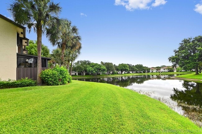 Building Photo - 4587 Carambola Cir S