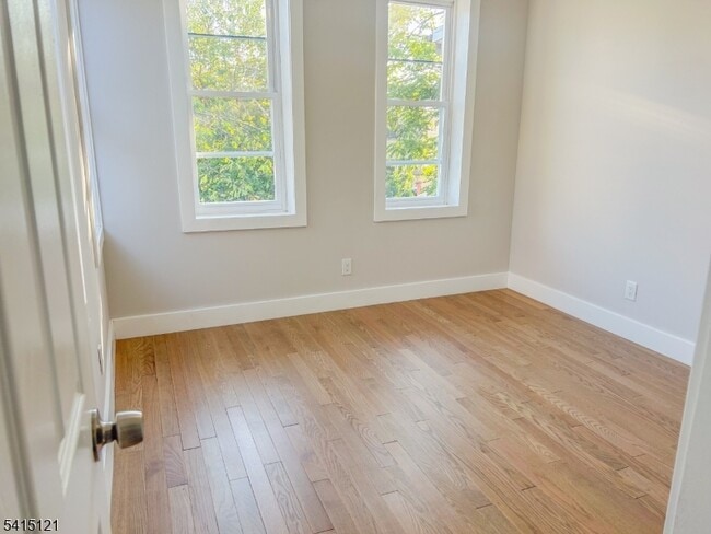 Building Photo - 424 Walnut St