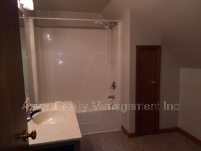 Building Photo - 3517 Curtis Ln