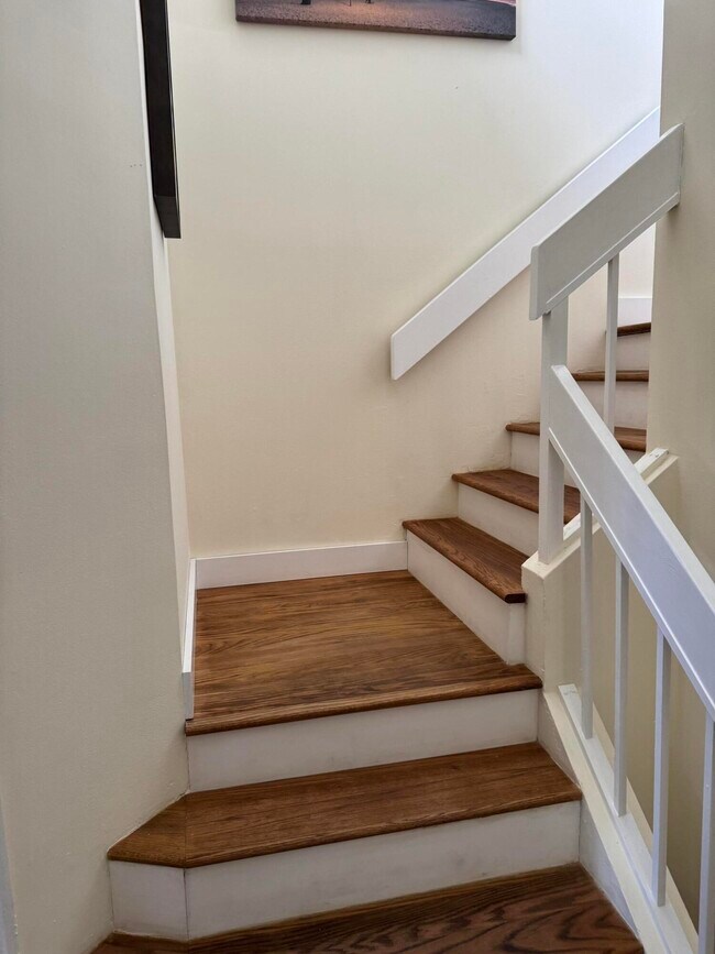 Building Photo - 858 Windermere Way