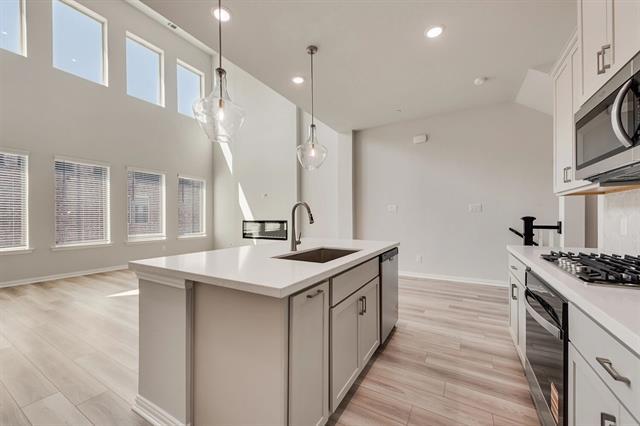 Building Photo - 4221 Willow Pond Dr