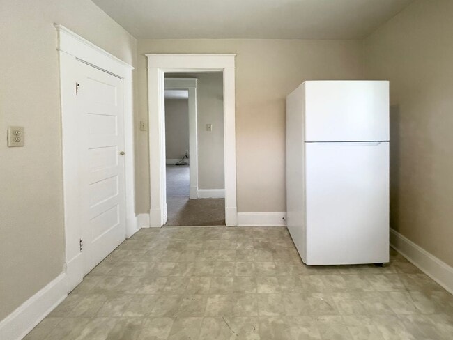 Building Photo - 940 S 15th St