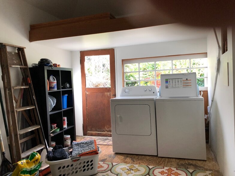 Garage, Washer & Dryer - 820 Palo Alto Ave