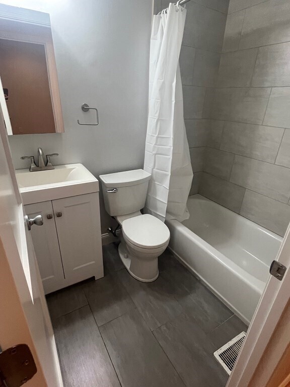 Building Photo - 373 Dorchester St