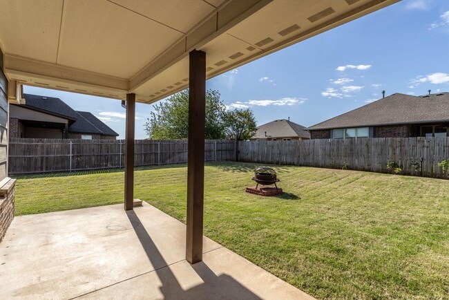 Building Photo - Single Family Home