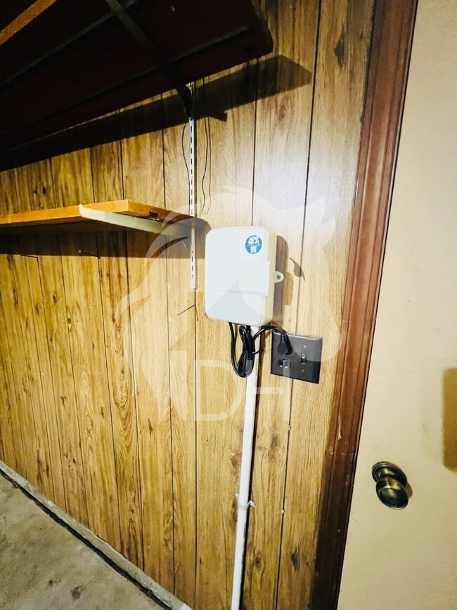 Building Photo - 414 Deer Run