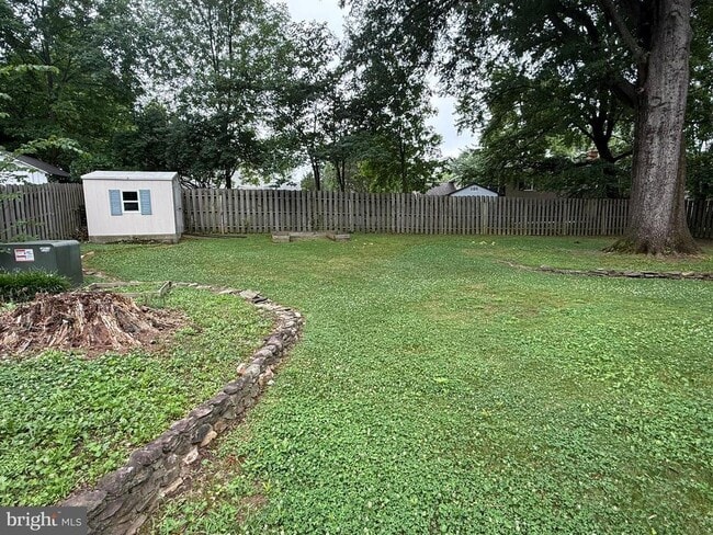 Building Photo - 9613 Ashbourn Dr