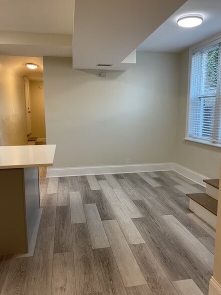 Kitchen Dining Area - 2858 W Shakespeare Ave