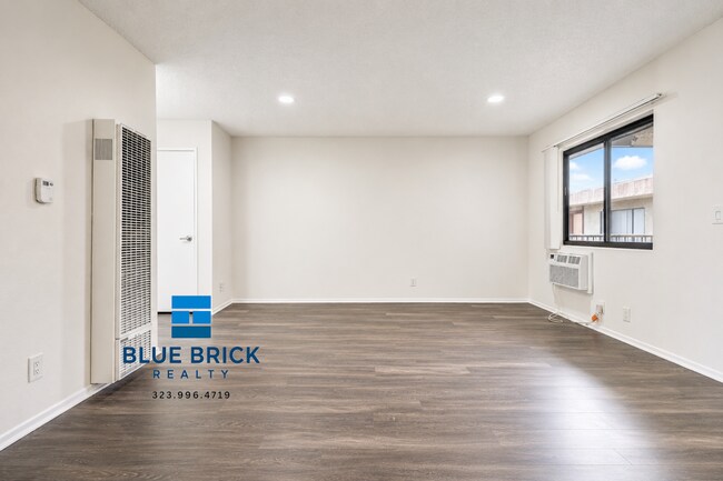 Building Photo - 5121 Klump Ave