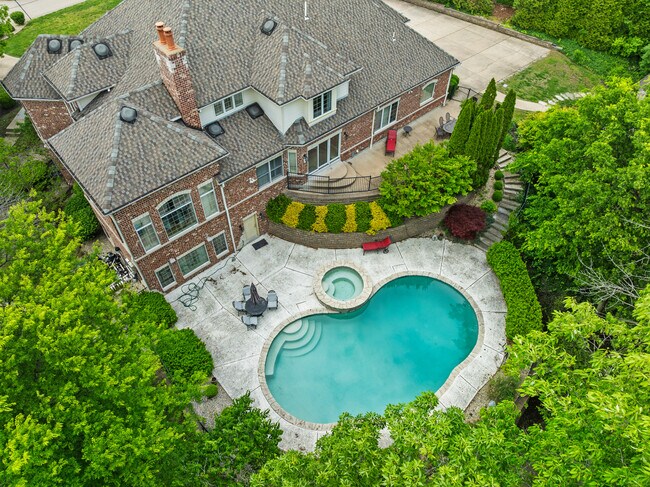 Building Photo - 12932 Sunset Bluff Ct