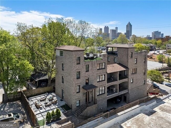 Building Photo - 631 Boulevard NE
