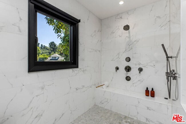 Building Photo - 1805 Coldwater Canyon Dr