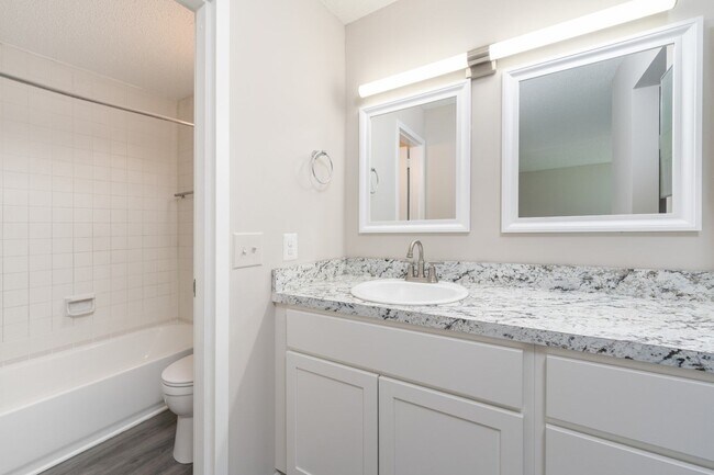 Building Photo - 2218 Clove Terrace