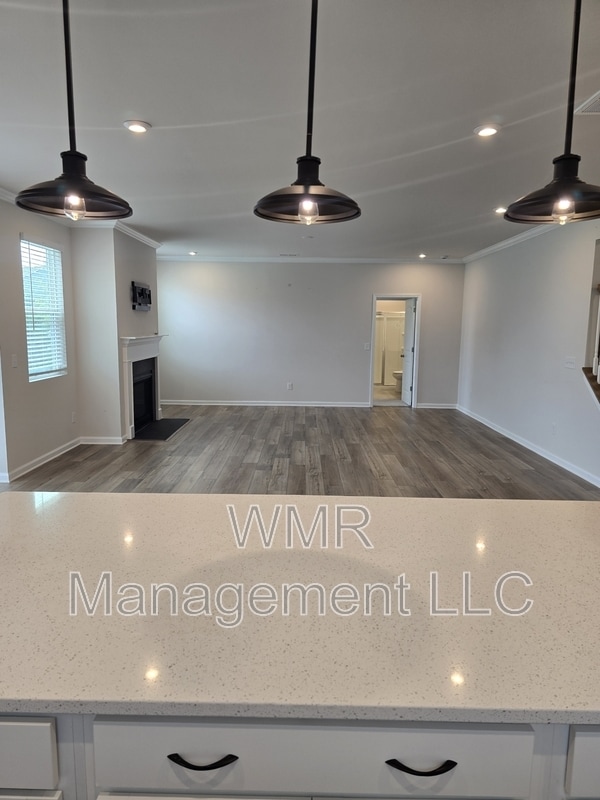 Building Photo - 1119 Bellshill Dr