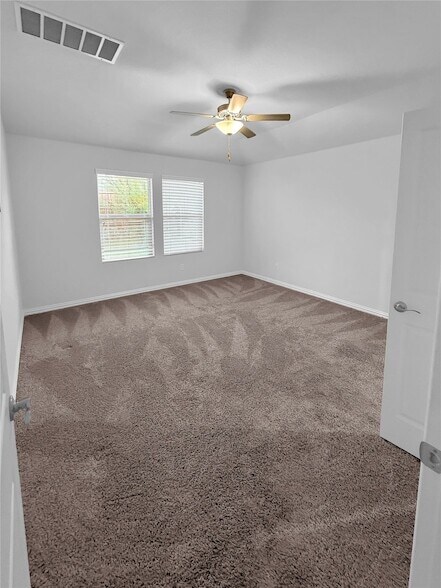 Building Photo - 503 Fox Ridge Dr