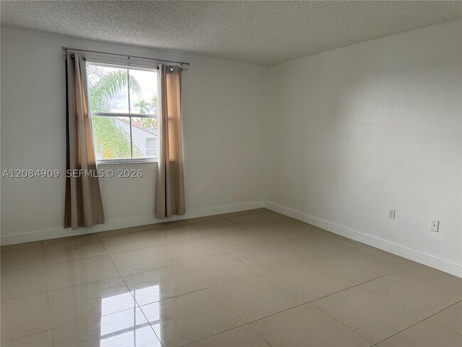 Building Photo - 4639 NW 97th Ct
