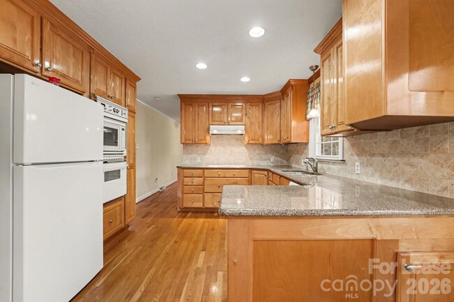 Building Photo - 11002 Harrisburg Rd