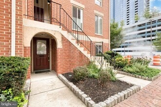 Building Photo - 2 Bed/2 Bath Patio Level Condo in Otterbei...