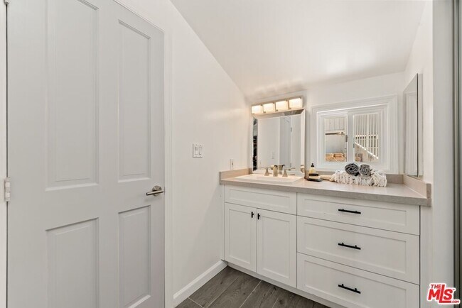 Building Photo - 3434 Oak Glen Dr