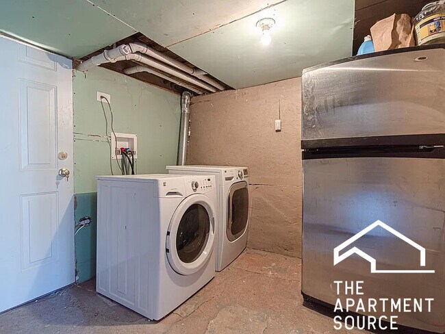 Building Photo - 1144 W 68th St