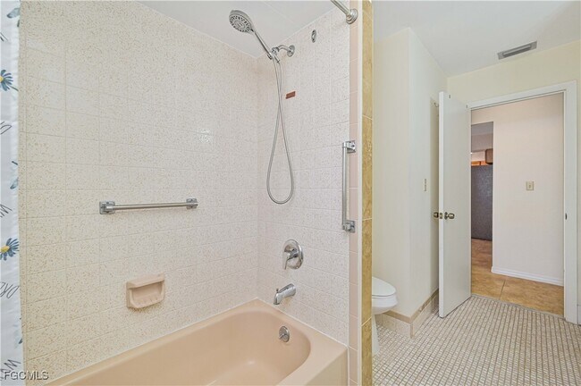 Building Photo - 759 96th Ave N