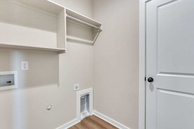 Building Photo - Fox Ridge Marley
