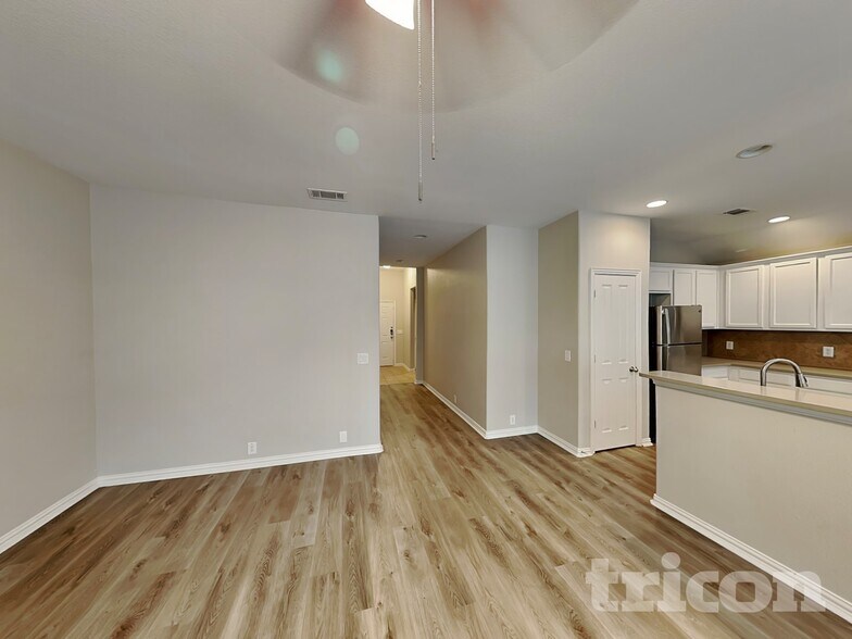 Building Photo - 225 Bison Meadow Dr