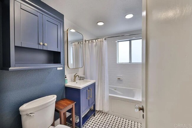 Building Photo - Charming 2 Bedroom, 2 Bath Craftsman Home