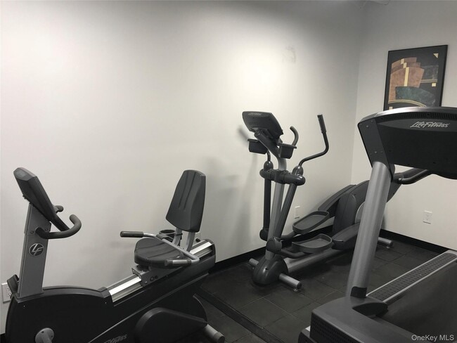 Building Photo - 215 E Broadway