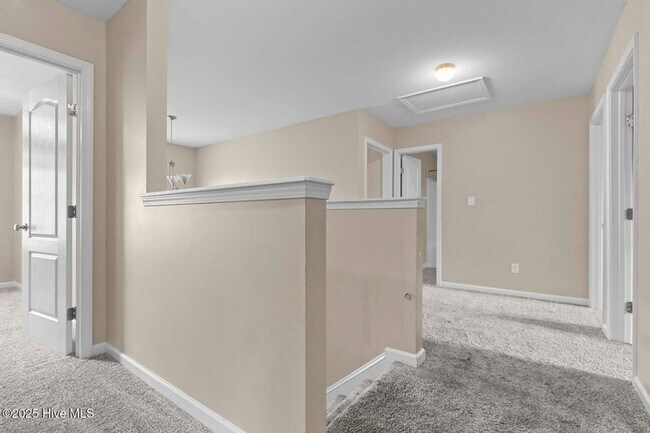 Building Photo - 4 Bedroom Home In Carolina Plantation!