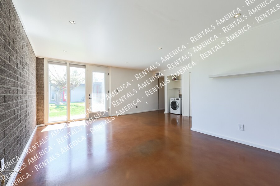 Building Photo - 4202 N 38th St