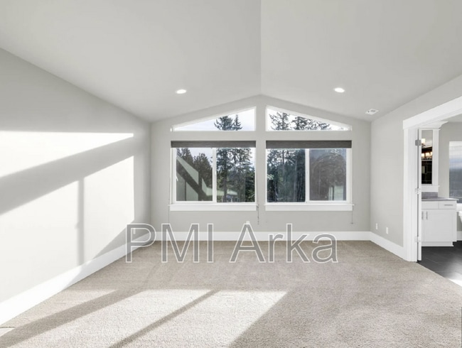Building Photo - 6603 SE 7th Pl
