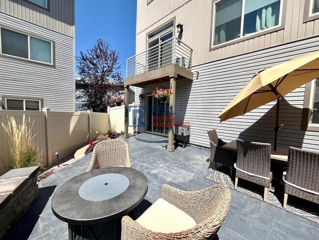 Building Photo - 6697 John Muir Trl