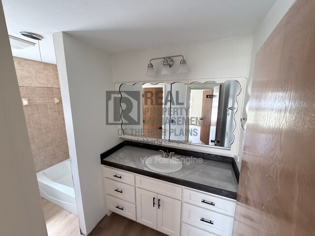 Building Photo - 6508 Drexel Rd