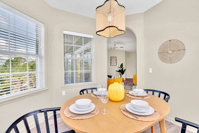 Building Photo - 14200 Avalon Rd