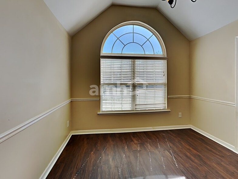 Building Photo - 5145 Chasteal Trail