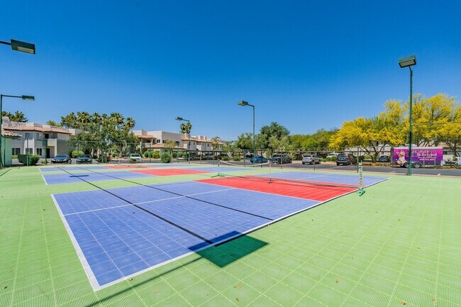 Building Photo - Chandler's Best-Kept Secret: Spacious Cond...
