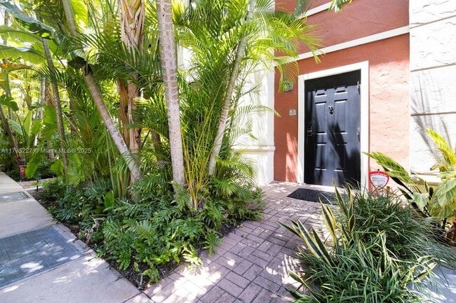 Primary Photo - 888 Douglas Rd