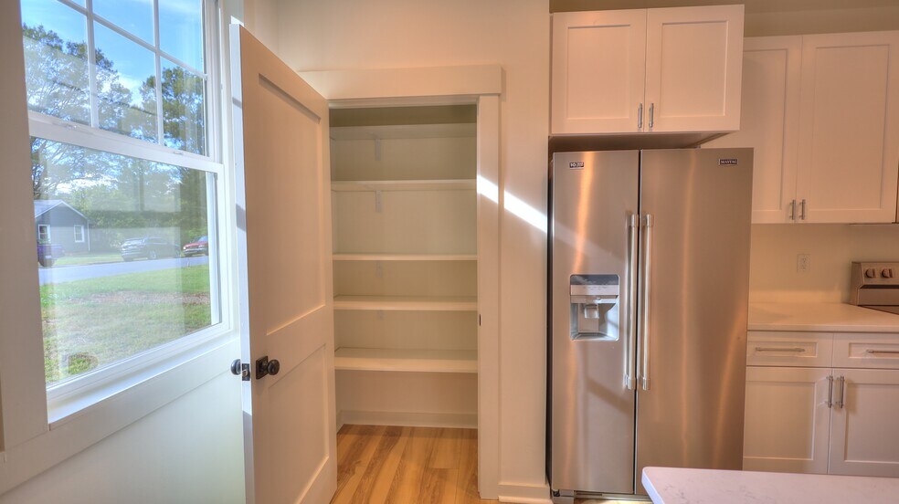 Unit A - 345 W Stewart Ave