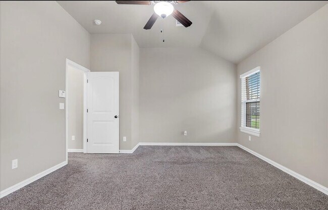 Building Photo - 1148 E 146 Ct S